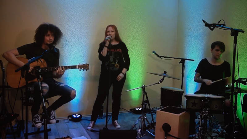 Melanie et Martin dans votre salon